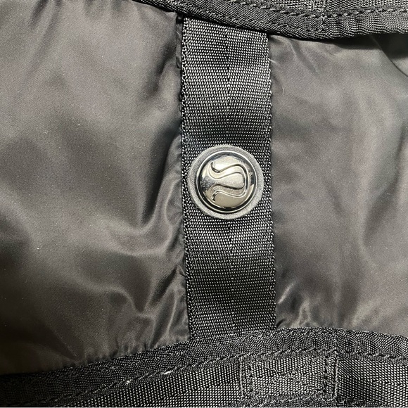 Lululemon crossbody bag - Picture 3 of 7